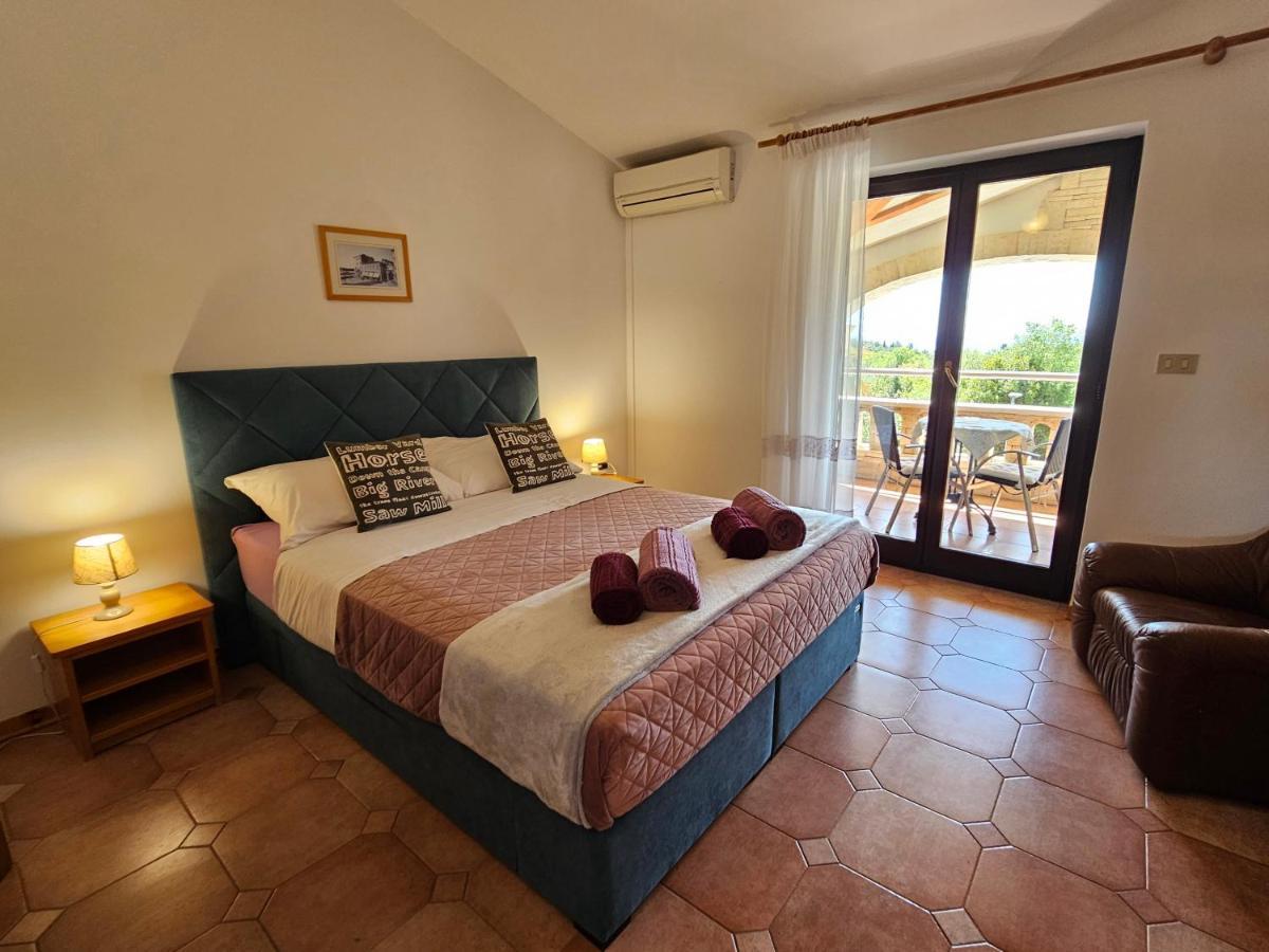 רוביני Apartments & Rooms Gaspar מראה חיצוני תמונה